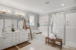 Magnifique 6 chambres, cour avec piscine, Guest House et service de plage gratuit! - Image 3