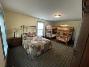 Barlow Manor ~ Perfect Reunion Home sleeps 26 - Image 4