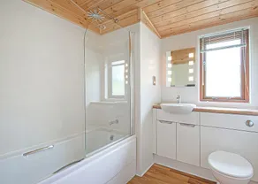 Superior and stunning stylish pine lodge. - Image 2