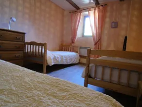 Gite 5 personnes dans un mas en pierre,piscine,  propriété 10Ha, vue panoramique - Image 3