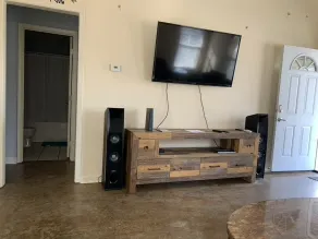 Youtube's Oxford Superhost House - Image 2