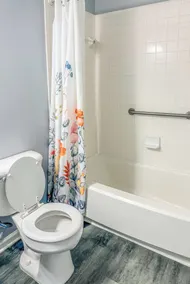 Nyakio Suite - Image 4