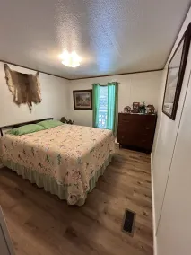 3 Bedroom 2 Bath Cabin nestled in the woods minutes from Mark Twain Lake. - Image 4