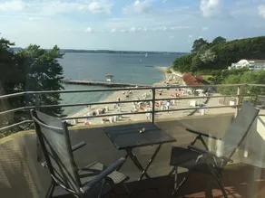 Sea View Apartment on the Beach - Image 4