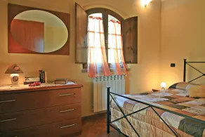 Cozy pet friendly private pool cottage in Tuscany - Image 5