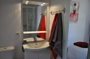 Casa grande com piscina de hidromassagem, 5 quartos com banheiro privativo e wc - Image 5
