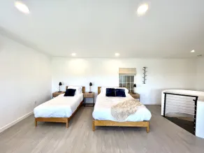 Secluded Stunning Lake View Villa w Heated Pool, Fenced Yard & Hot Tub - Image 2