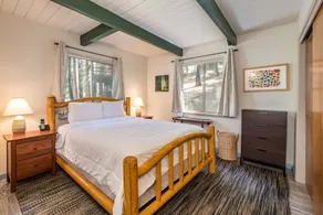 DACHA GALINA - LAKEMONT PINES COTTAGE, WALKING DISTANCE TO LAKE WITH FREE ACCESS - Image 4