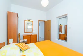 Beachfront Apartment house Hon with pool - Image 5