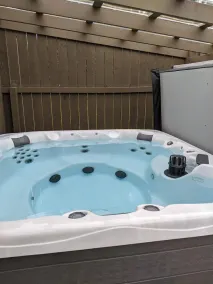 ★The Mad Cat Inn★Private Guest House★ FirePit★HotTub★ - Image 3