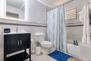 Precioso apartamento de lujo frente al mar Propiedad Montego Bay - Image 4