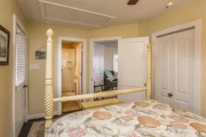 Unique 2-bedroom waterfront cottage - Image 5