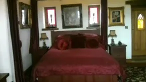 Romantic getaway set in 5 acres. - Image 3