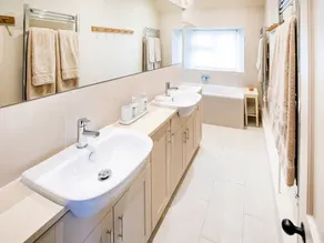 Gardeners Cottage - Image 3