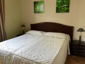 Komfortabelt sommerhus (WIFI, pool, 3 terrasser, fantastisk udsigt over bjergene) - Image 4