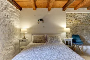 Villa de piedra mágica de 5 camas con casa de huéspedes, piscina, jardín orgánico y playgroun - Image 5