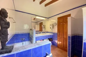 Pretty, luxurious villa with private pool and superb view - Image 2