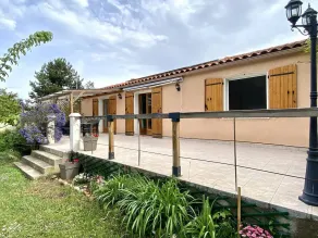 Beautiful single storey villa with air conditioning and land of over 1000m² - Image 5