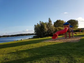 Bangalô de férias na margem noroeste do Müritz, com vista direta para o lago - Image 3