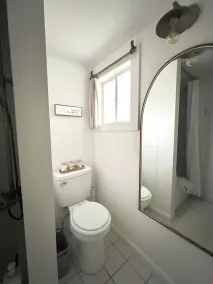 Stylish 1 BR Apt. w/ Sunroom in DT Hughesville - Image 4