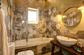 Astarte Villas - Laalu Luxurious Private Villa - Image 5