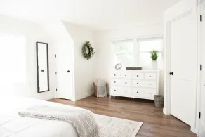Skagit Valley Farmhouse Loft. Wide Open Spaces and Stunning Balcony Views! - Image 3