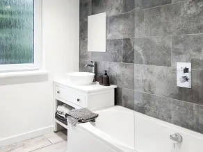 3 bedroom accommodation in Larkhall - Image 3