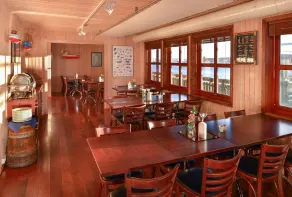 Grønnbuene Rorbu Hotel - Image 3