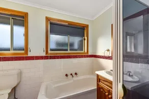 The Salty Dog BnB- WiFi - Pet friendly - Light breakfast supplied - Netflix Supplied - Image 4