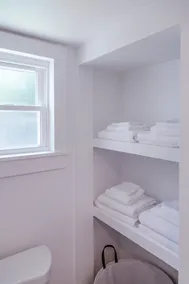 (Sleeps 22) Renovated House 5 Minutes to Downtown - Image 4
