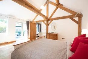 Pickle Cottage Tenterden - modern, airy converted barn, formerly a pig shed! - Image 4