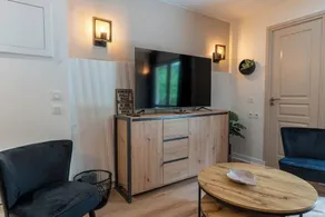 Très bel appartement rénové avec piscine tennis et parking privé 09 - Image 2