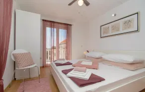Two-Bedroom Holiday Home In Orebic - Image 2