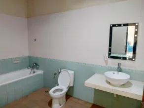 5 Bedroom Villa with poll - Image 2