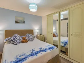1 bedroom accommodation in Torquay - Image 3