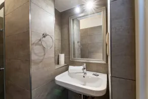 Living Eden - TOP 12, city center & lake view - Image 4