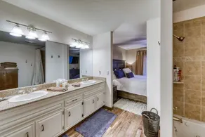 Vail spacious remodeled Ski Retreat with Private Hot Tub - Image 3