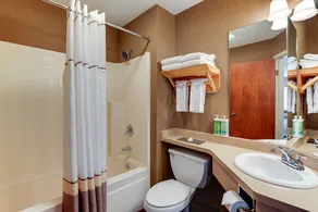 Serene Galena Stay: Rustic Inn with Modern Amenities | 3 Units - Image 5