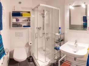 Ferienwohnung für 4 Personen, 2 Schlafzimmer mit Balkon, 60 m² - Image 2
