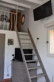 Petit Fleur Studio with Terrace - Image 2