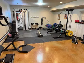 Perfect EAA Rental for a large group less than 10 miles from EAA! - Image 2