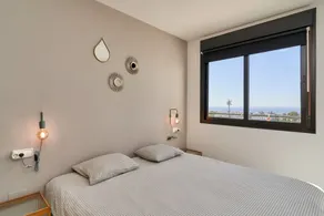 2-bedroom apartment with seaview - Image 5