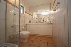 Maison individuelle de 95m2, exclusive sur le bord du parc, jardin 700m2 - Image 2