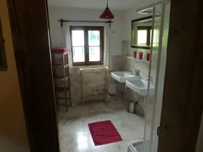 Mountain farm house for single occupancy in a spectacular location - Image 3
