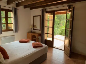 Provençal Villa with Spectacular Views and Private Pool, Sleeps 6 - 10 - Image 4