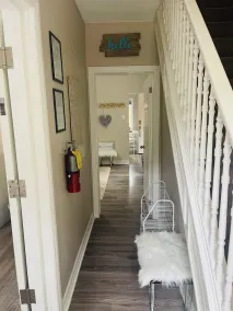 3 BedroomHIDDEN GEM , WALKING DISTANCE TO FALLS - Image 2