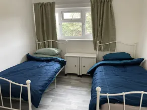 Modern, Comfortable Home minutes from Heathrow - Image 2