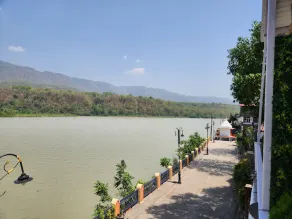 Stay On The Ganges - Image 4