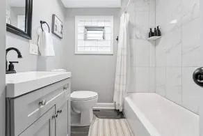 Modern 4BR Retreat Near MDW | LCP Collection - Image 3