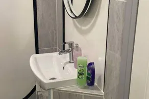 Remarkable 1-bed Studio in London - Image 2